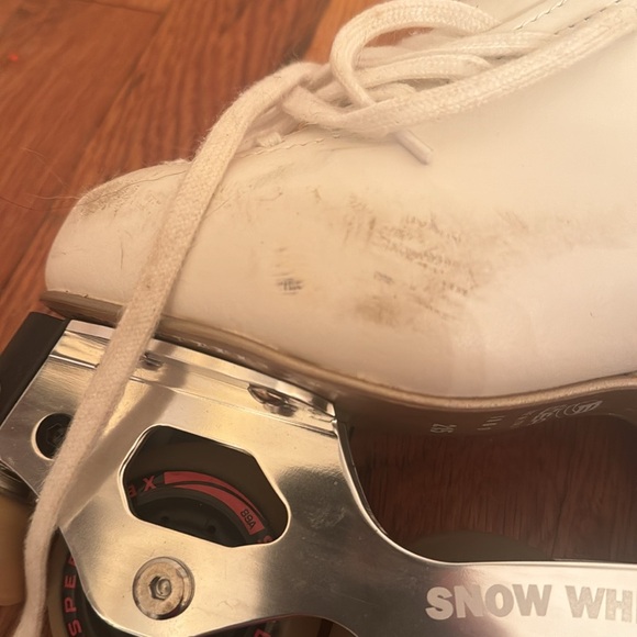 Edea Chorus figure skating boot with Snow White roller blades attached size 215 - Picture 7 of 11